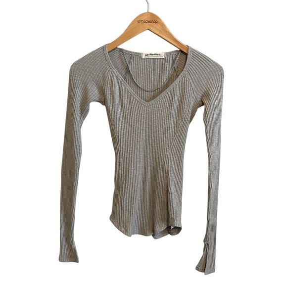 We The Free Gray Passing Thru Layering Tee Long Sleeve Fitted V Neck Top - Picture 3 of 8